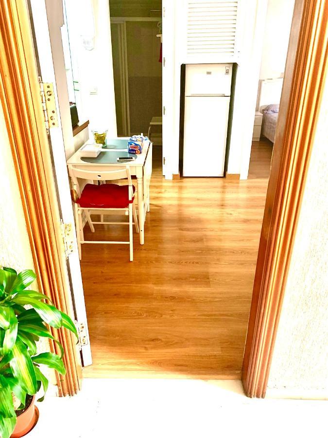 Ana'S Apartment Parking Gratuito Malaga Bagian luar foto